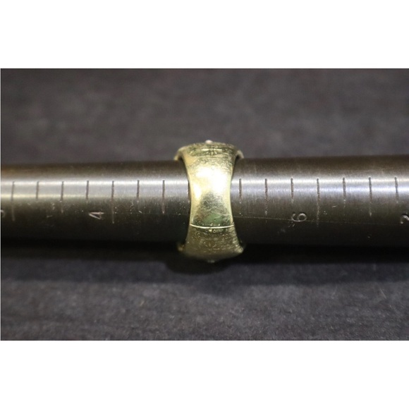 18k Gold Diamond Accent Ring - Picture 5 of 5